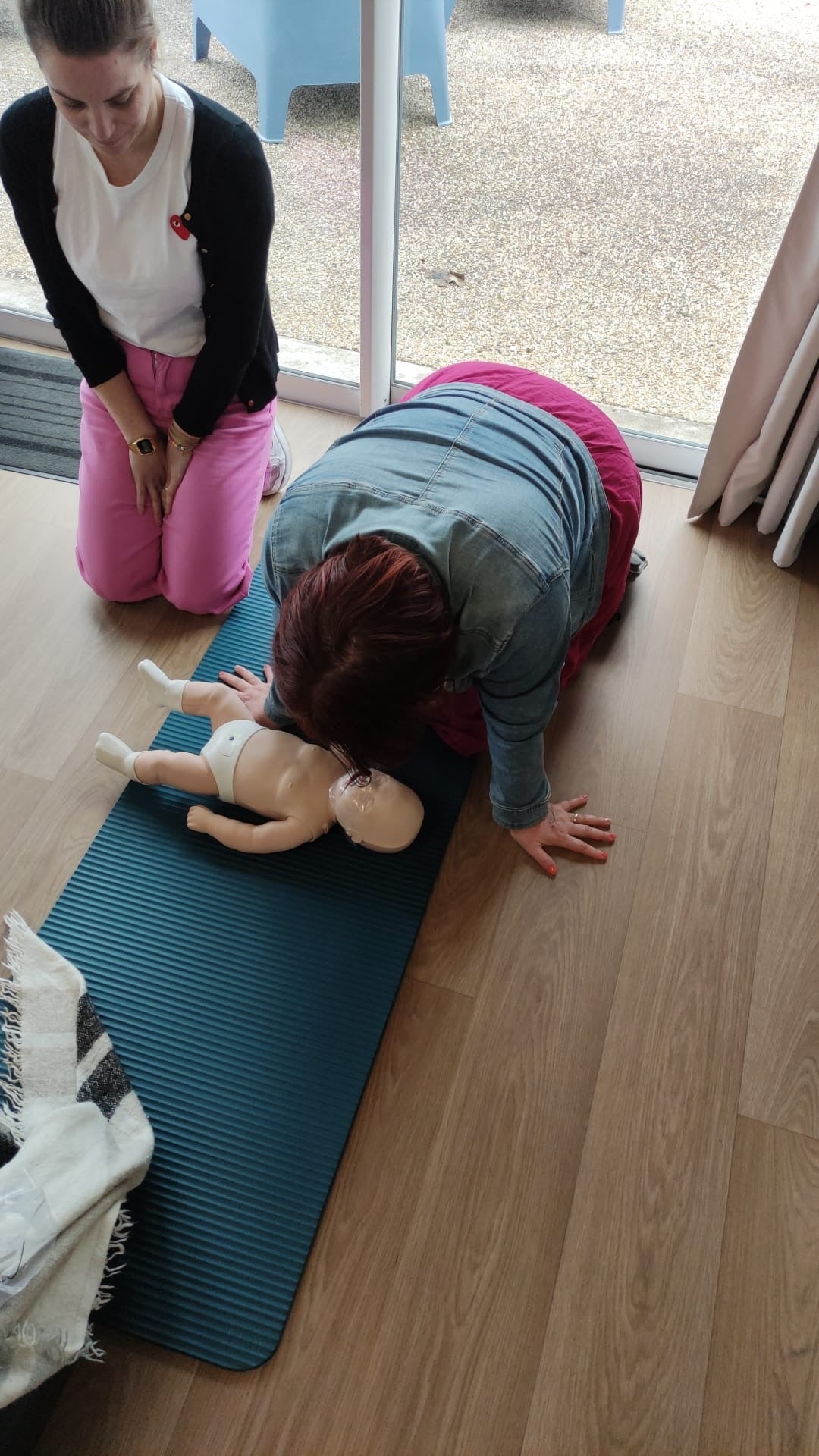 Secourisme pédiatrique: apprendre les gestes de premiers secours adaptés aux bébés et aux enfants